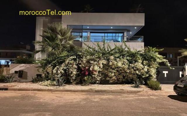 HAUT de villa contemporain sur golf securise Marrakech HAUT de villa contemporain sur golf securise Marrakech